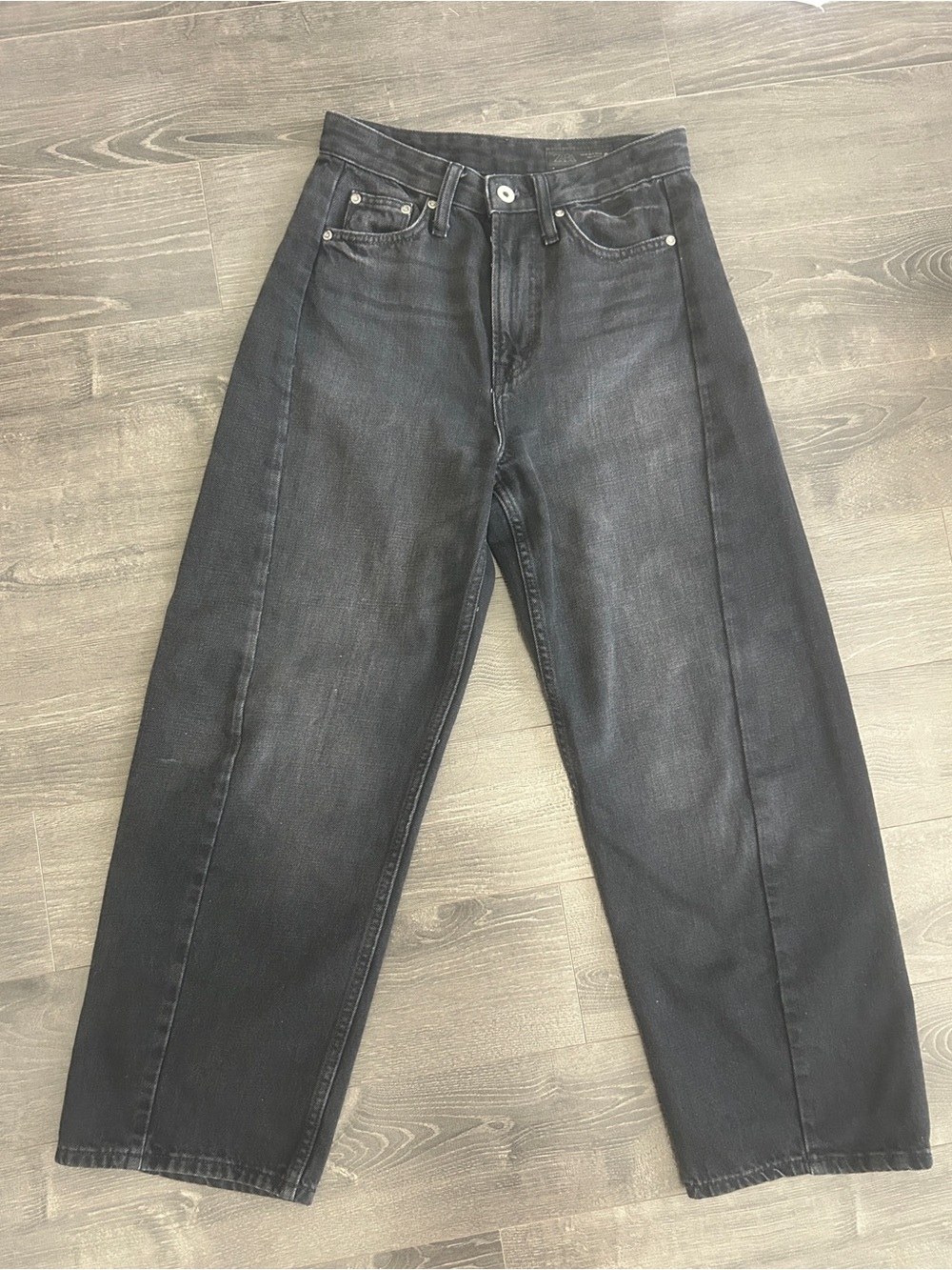 Zara Black Wash Barrel Wide Leg Denim High Waisted Jeans Size  US 2 / EUR 34